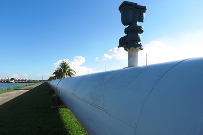 In natural gas transmission systems, industrial valves serve as critical equipment to ensure the safe and efficient operation of long-distance pipelines, distribution stations, and city gate stations. Designed specifically for the highly flammable and high-pressure characteristics of natural gas, these specialized valves include: 1. Fully Welded Ball Valves - Used for high-pressure isolation in main pipelines, featuring fully welded body construction to ensure zero leakage; 2. Plug Valves - Suitable for high-pressure regulating stations with bidirectional sealing capability; 3. Check Valves - Prevent media backflow to protect critical equipment like compressors; 4. Safety Shut-off Valves - Automatically cut off gas supply during abnormal pressure conditions; 5. Control Valves - Precisely regulate flow and pressure at distribution stations and city gates; 6. Pig Valves - Special valves for pipeline pig launching and receiving operations; 7. Emergency Shut-off Valves - Integrated with SCADA systems for remote rapid shutdown. Our natural gas pipeline valves incorporate special designs including sulfur-resistant steel materials and dual sealing systems, complying with international standards. All valves undergo rigorous fire testing and low-temperature impact tests to withstand various extreme environments. We provide complete valve solutions for different pressure classes to ensure long-term reliable operation of natural gas transmission systems.