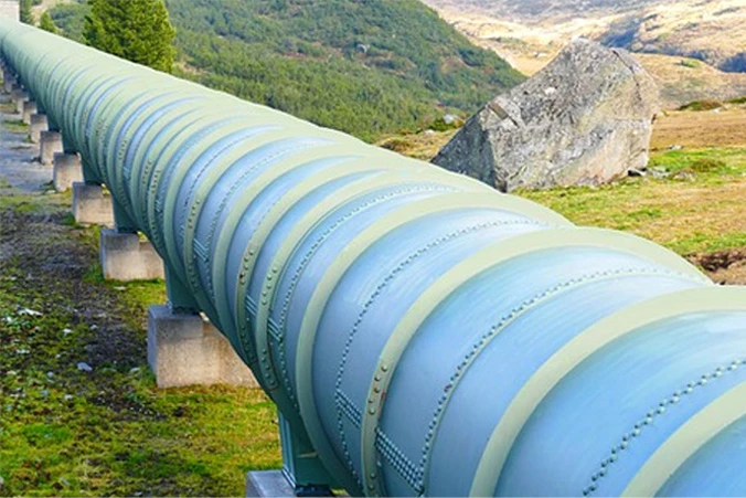 In water treatment systems, industrial valves play a critical role in controlling flow, regulating pressure, preventing backflow, and isolating equipment to ensure efficient and reliable operation. Key valve types include:1. Gate Valves – Designed for full open/close service, ideal for large-diameter pipelines with excellent sealing and easy maintenance.2. Butterfly Valves – Compact and quick-operating, widely used for flow regulation and shut-off, especially in large pipes.3. Ball Valves – High-pressure resistant with tight sealing, perfect for quick shut-off or flow diversion, commonly used in chemical dosing systems.4. Check Valves – Prevent reverse flow, protecting pumps and pipelines (e.g., swing-type or lift-style check valves).5. Control Valves – Ensure precise flow and pressure regulation, ideal for automated water treatment processes.6. Diaphragm Valves – Corrosion-resistant and leak-proof, suitable for wastewater or aggressive media handling.Our valves are manufactured with high-quality materials and advanced technology, offering durability, corrosion resistance, and long service life. They provide reliable solutions for municipal water supply, wastewater treatment, and industrial cooling systems, helping customers enhance efficiency and sustainability.